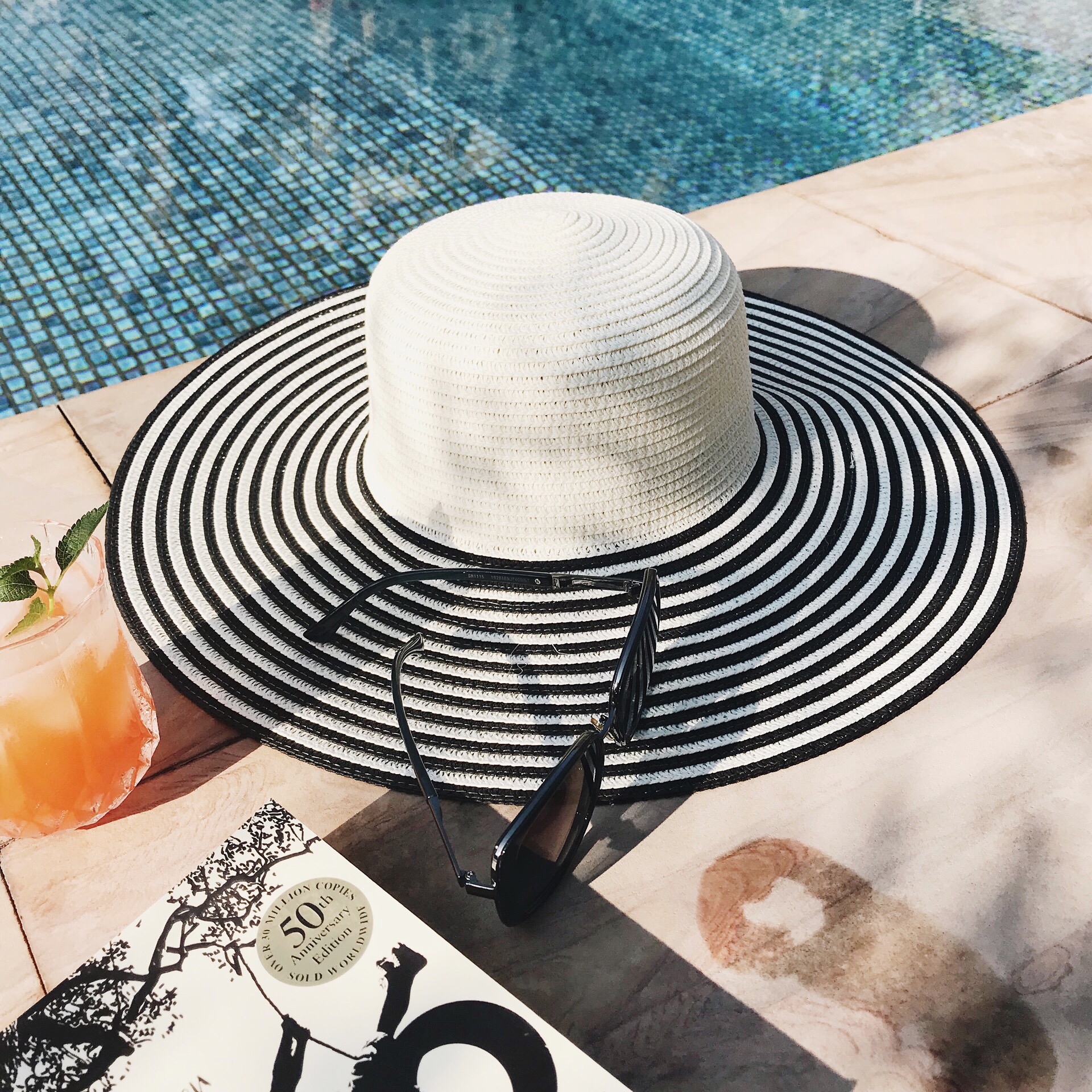 IMG-4581 JAYJO online shopping in UAE, Floppy Stripe hat