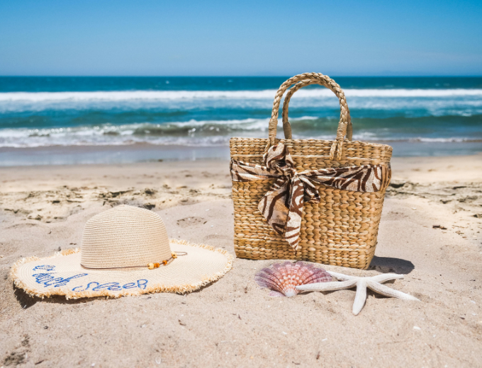 Beach bag and hat for your style