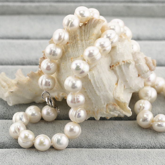 Gold clasped pearl necklace set