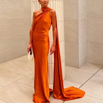 JAYJO Marketplace|Elegant One-Shoulder Satin Gown with Dramatic Train